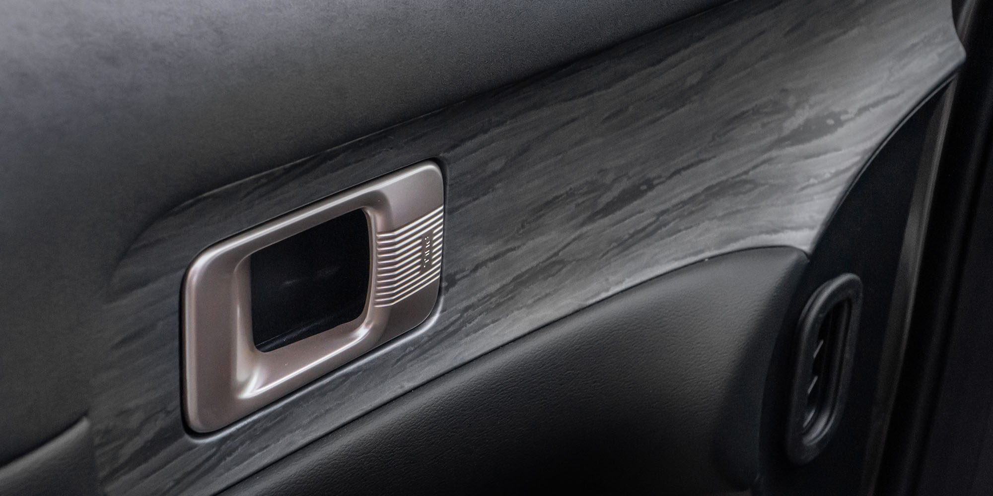 Diseño manija interior puerta de la Captiva EV